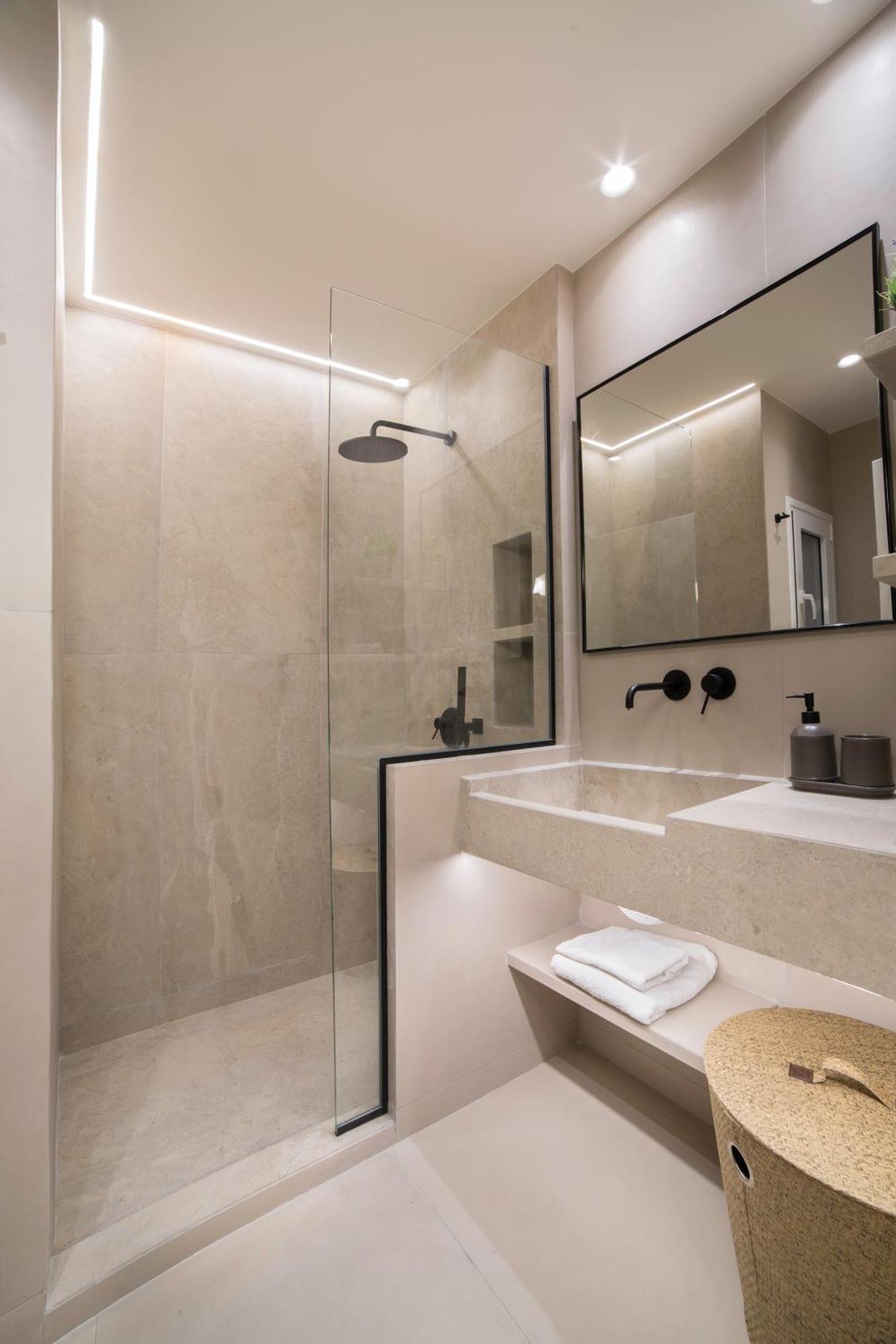 Urban Spacious Apartment Near Kallimarmaron アテネ エクステリア 写真