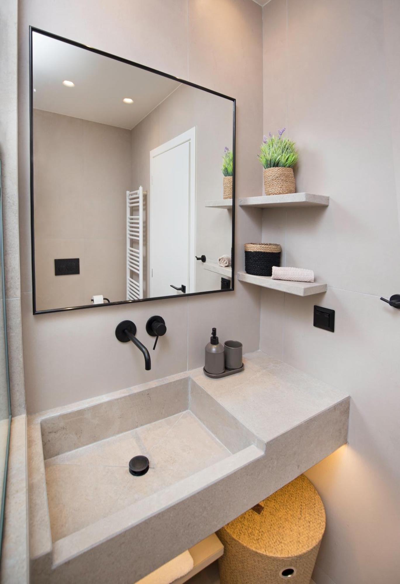 Urban Spacious Apartment Near Kallimarmaron アテネ エクステリア 写真