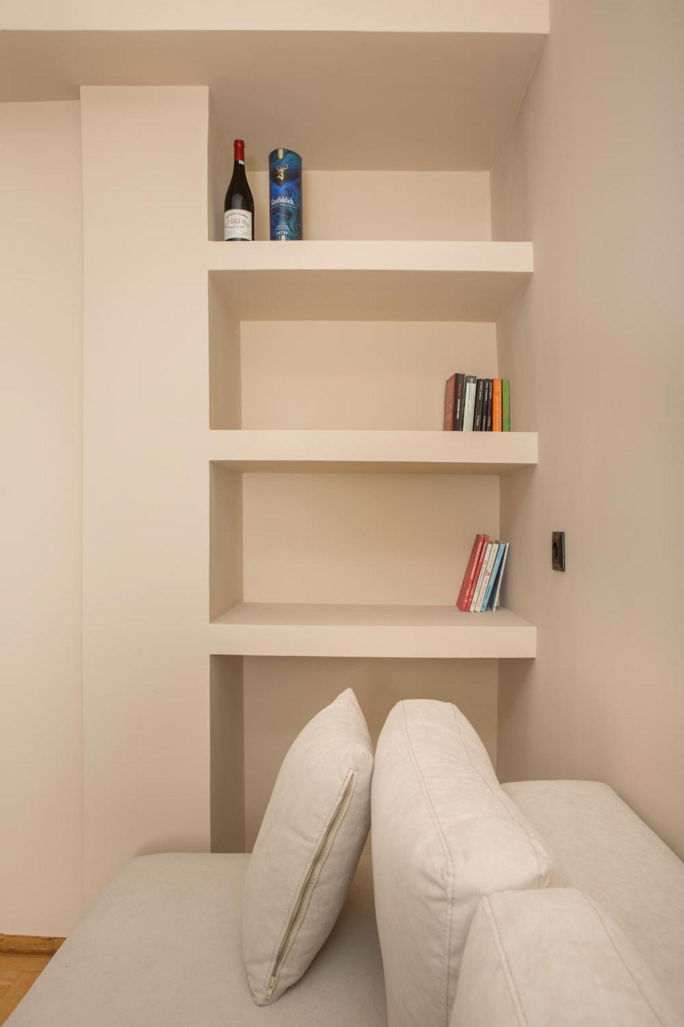 Urban Spacious Apartment Near Kallimarmaron アテネ エクステリア 写真