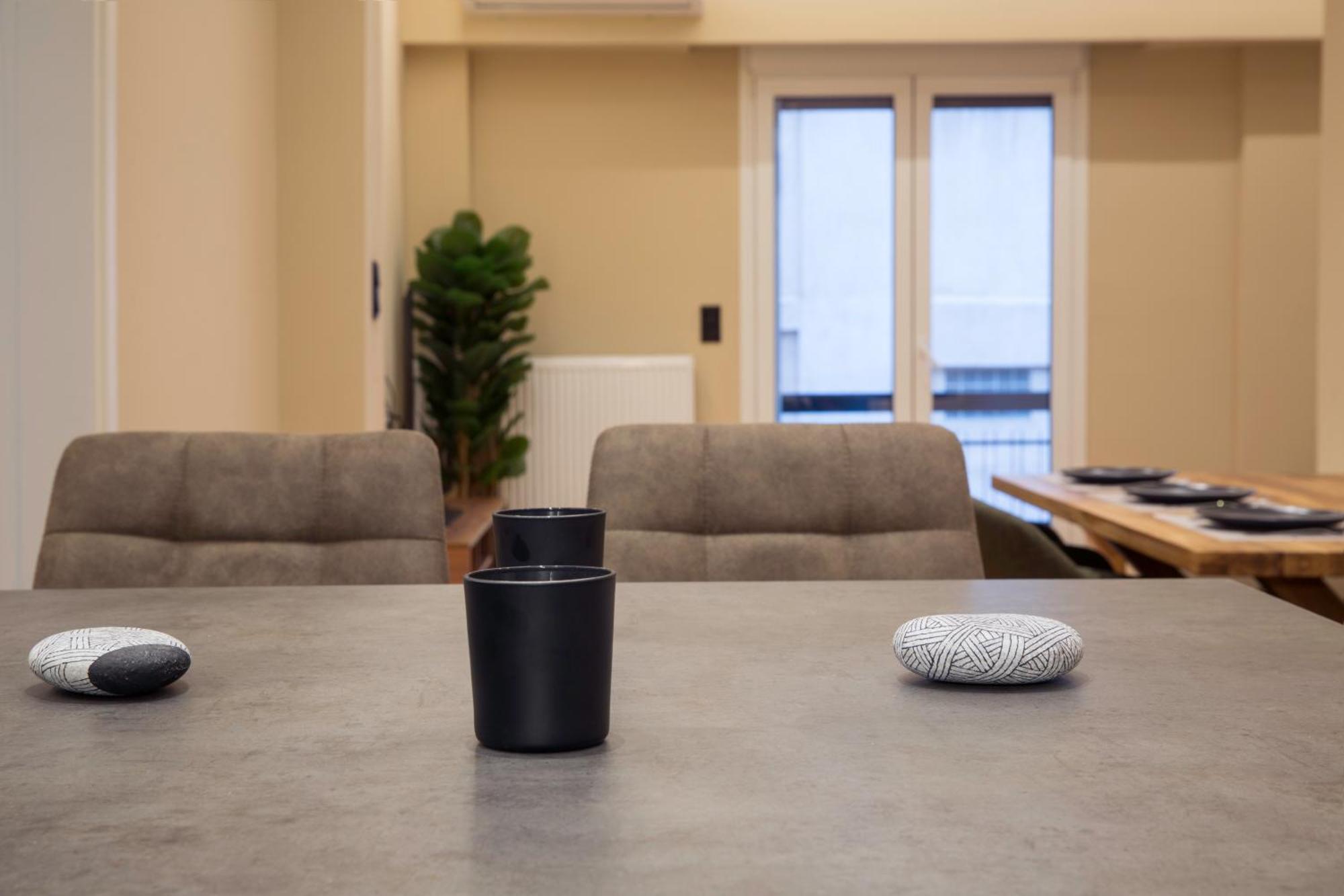 Urban Spacious Apartment Near Kallimarmaron アテネ エクステリア 写真