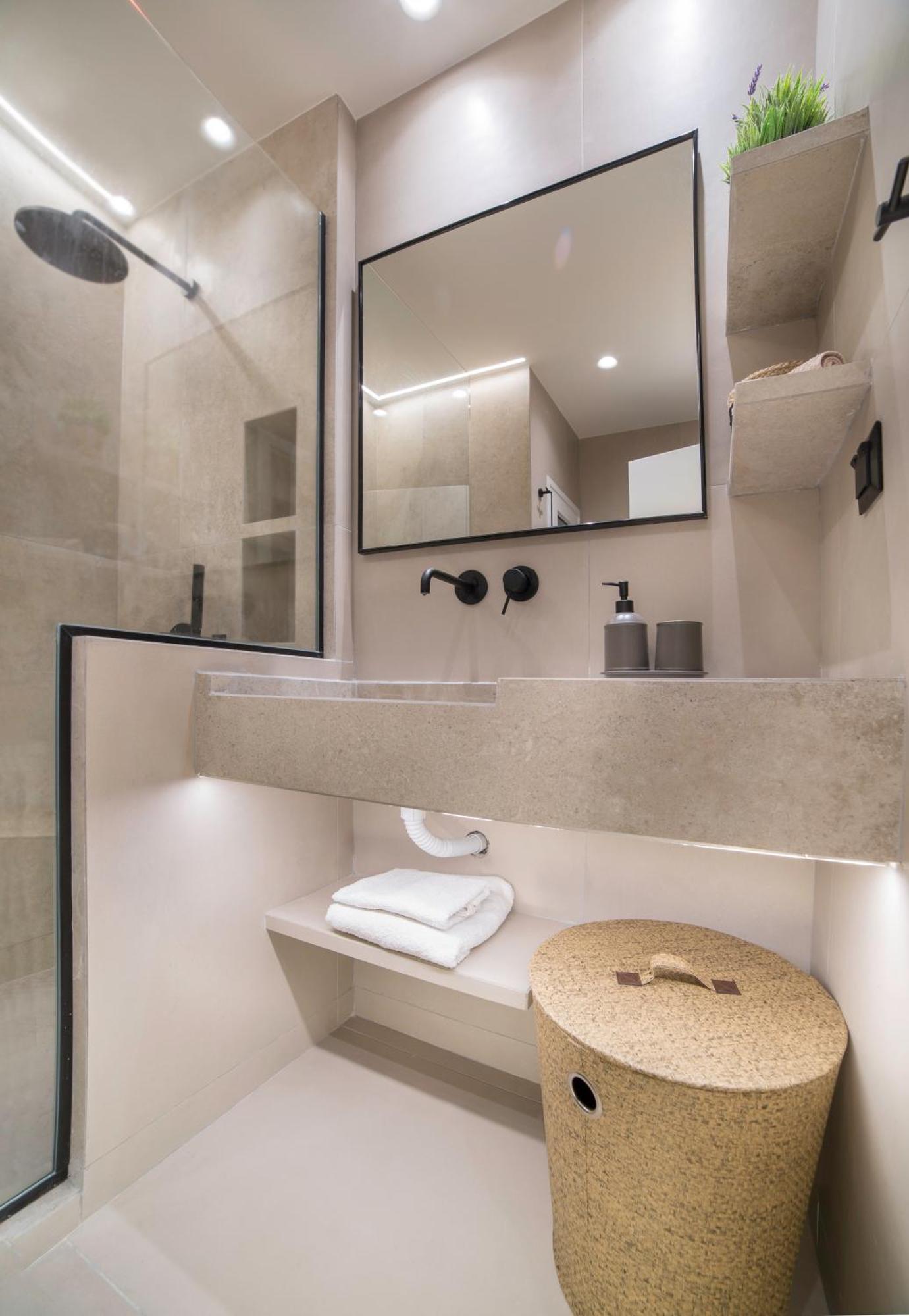 Urban Spacious Apartment Near Kallimarmaron アテネ エクステリア 写真